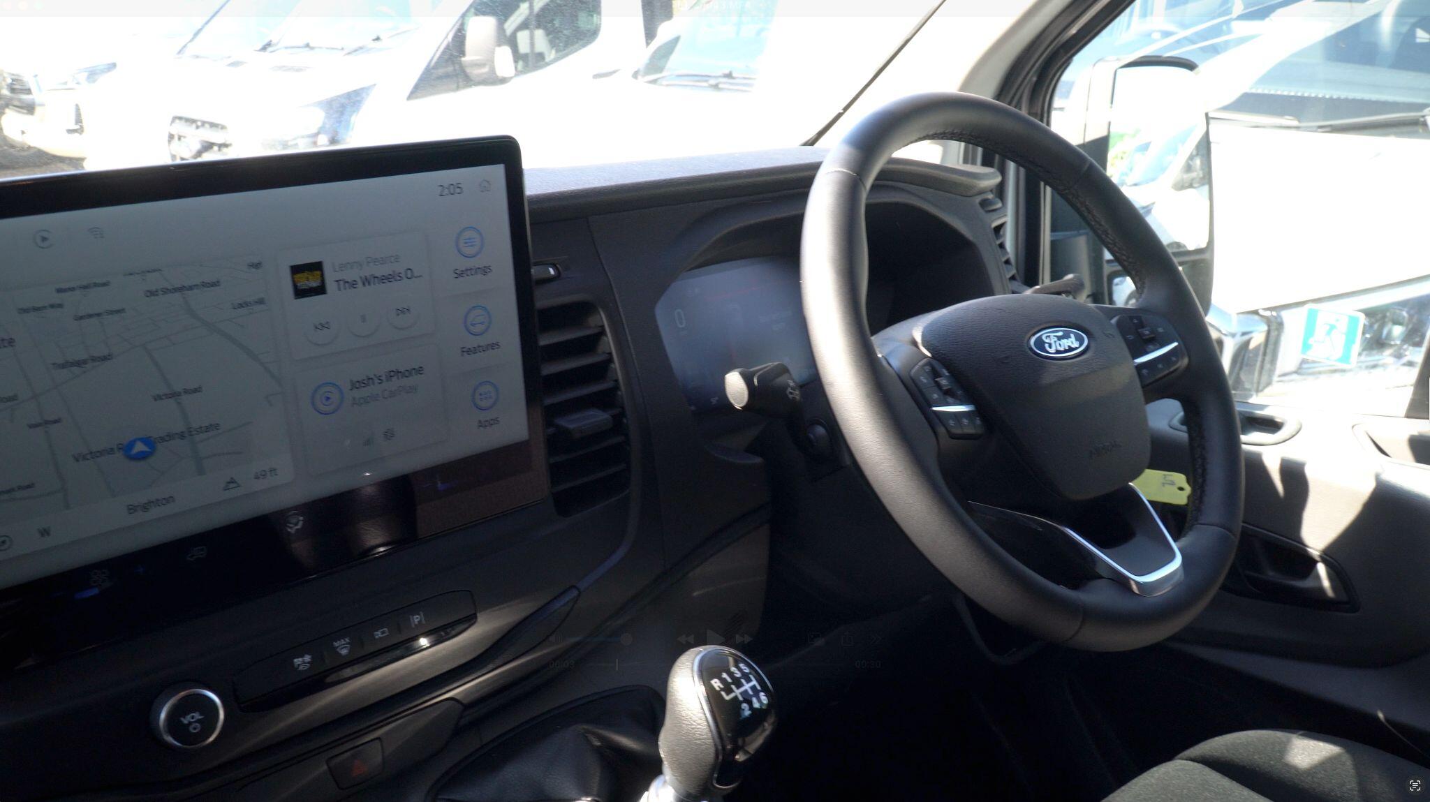 Ford Transit image 6